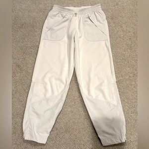Lululemon Softstream windbreaker style Jogger size 6